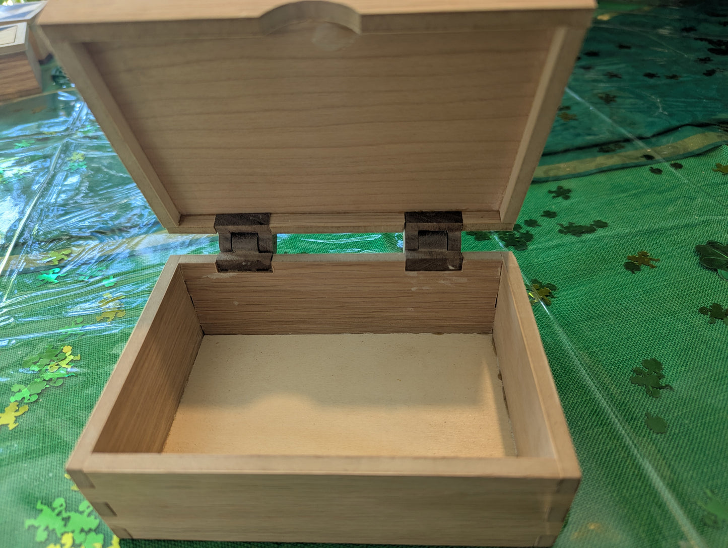 Hinged Box With Ribbon