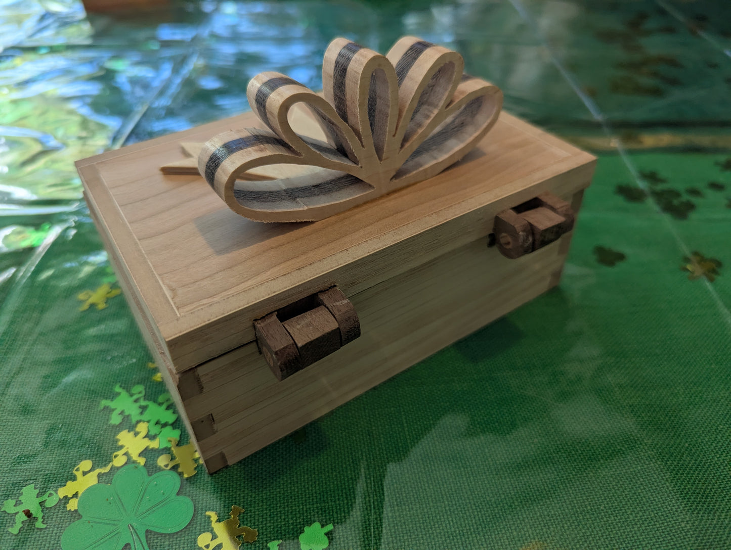 Hinged Box With Ribbon